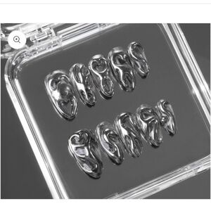 Nailcissist press on nails Liquid Silver Mini